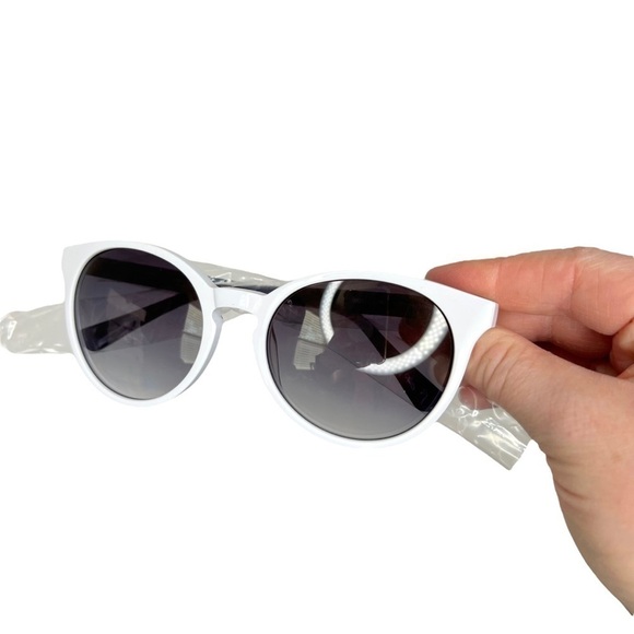 Isaac Mizrahi New York IM 30205 Full Rim White and Black Acetate Sunglasses - Picture 10 of 12